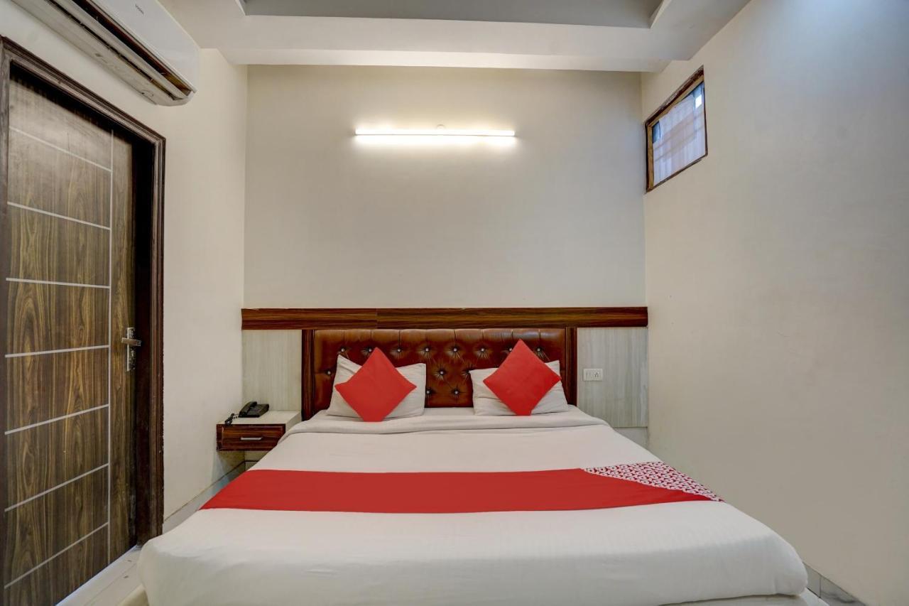 Oyo 78981 The Diamond Nest โนอิดา ภายนอก รูปภาพ