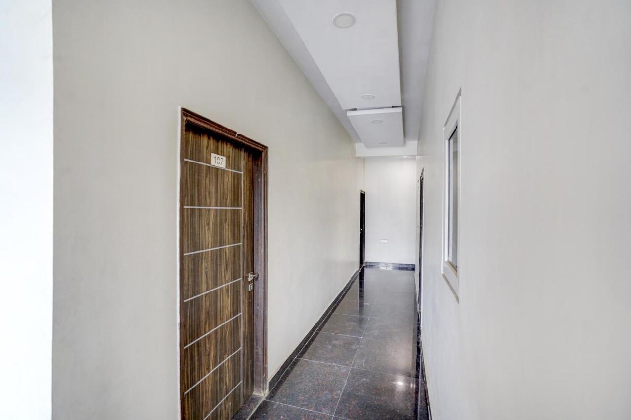 Oyo 78981 The Diamond Nest โนอิดา ภายนอก รูปภาพ