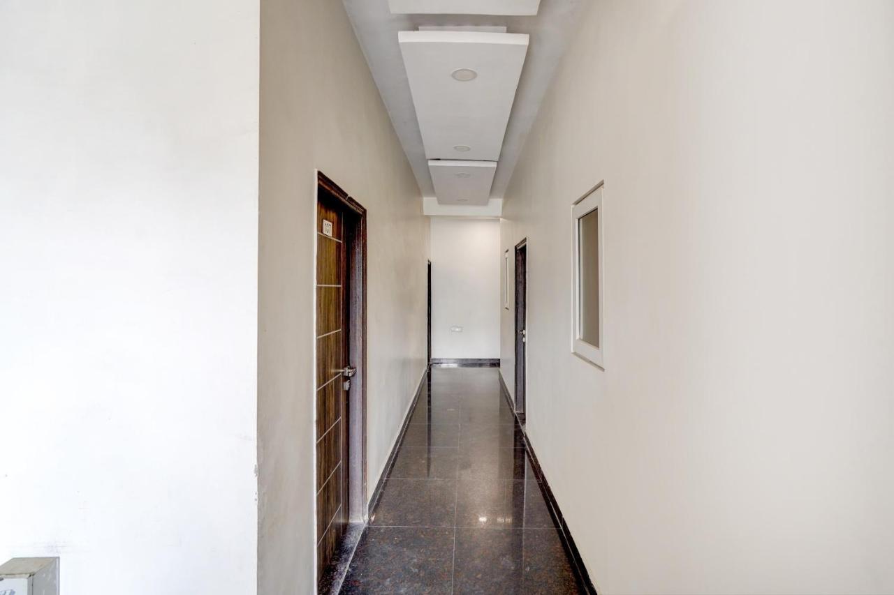 Oyo 78981 The Diamond Nest โนอิดา ภายนอก รูปภาพ